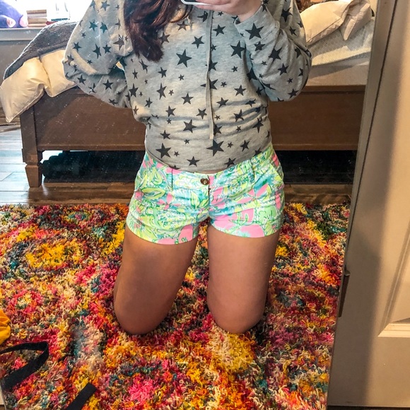 Lilly Pulitzer Pants - Lilly Pulitzer shorts!🦋💗